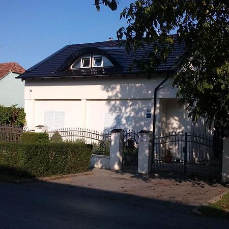 Apartmani Anton Osijek Buitenkant foto