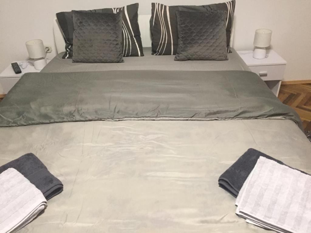Apartmani Anton Osijek Buitenkant foto
