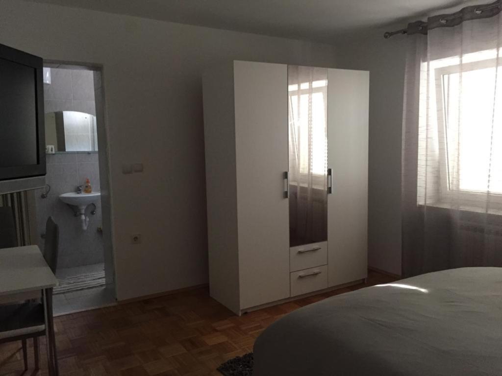Apartmani Anton Osijek Buitenkant foto