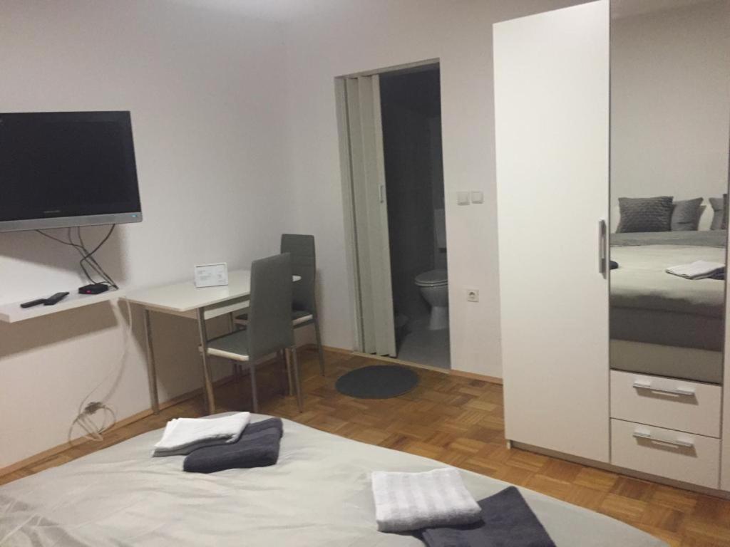Apartmani Anton Osijek Buitenkant foto